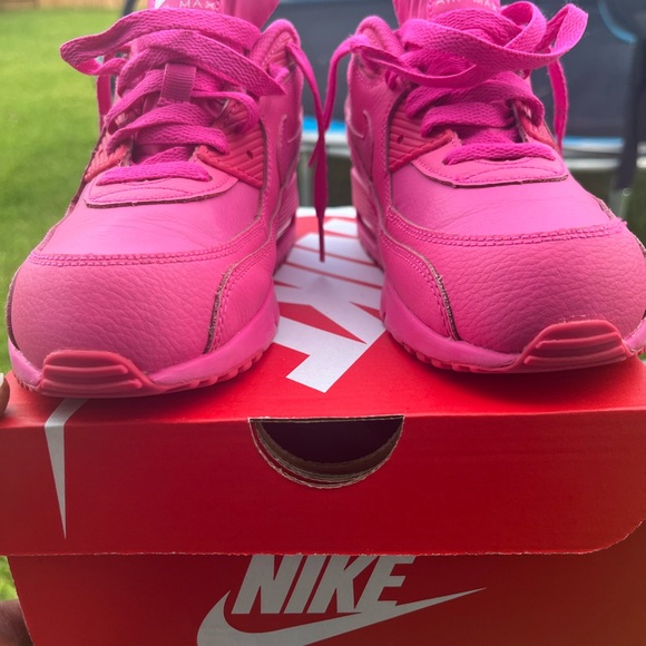 Nike Kids Sneakers in Bold Pink - Picture 11 of 11